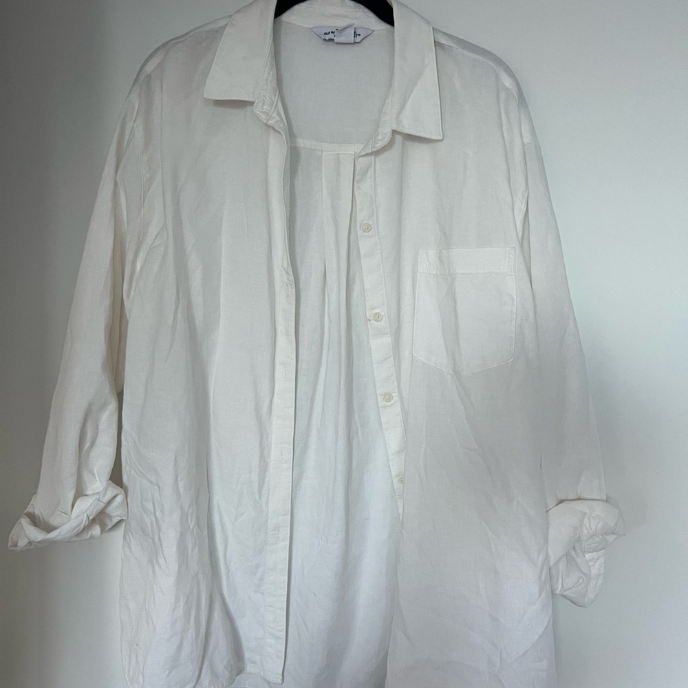 Old Navy Women's White Button Down Shirt